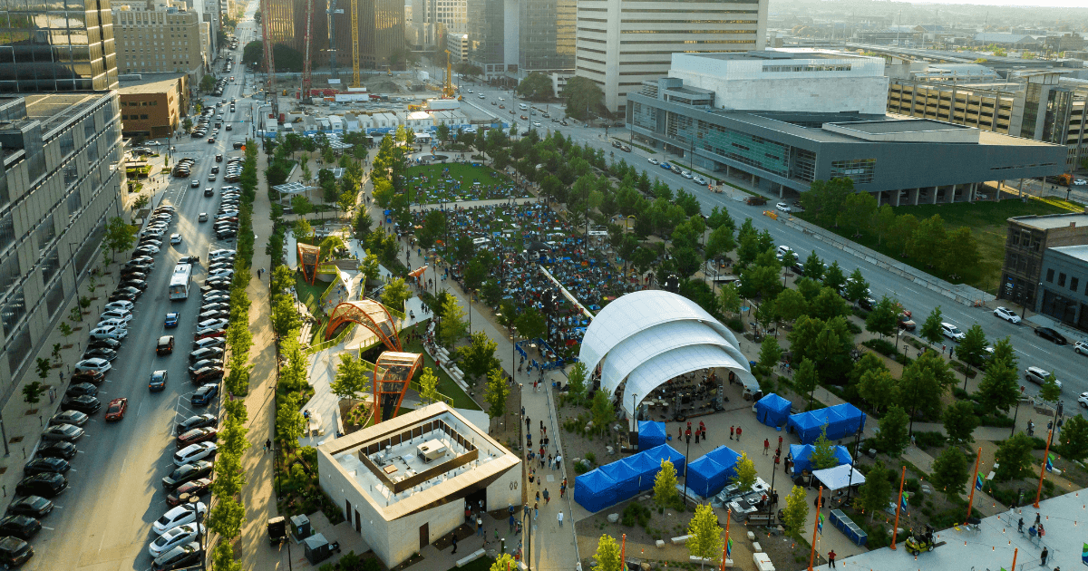 The RiverFront Community Concert Featuring the Omaha Symphony with Legends of Country