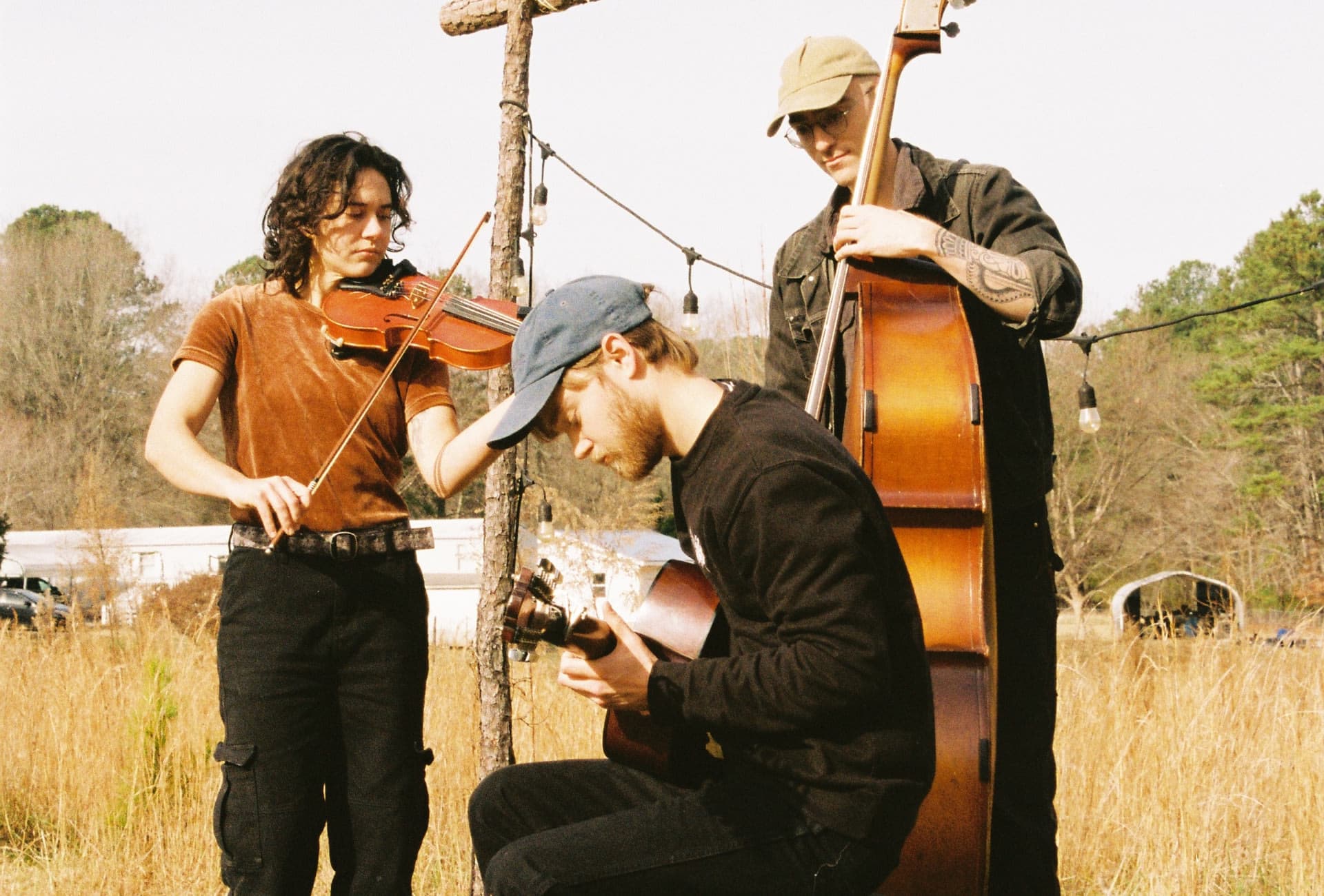 Live @ LOW END | Magic Tuber Stringband